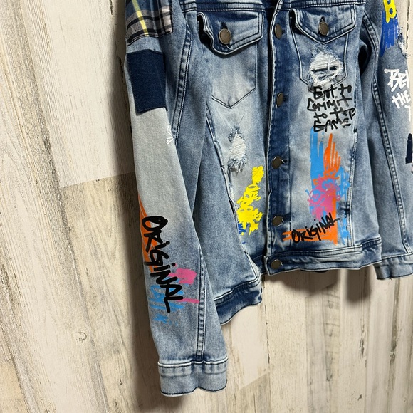 ROAD NARROWS - Picture 8 of 9